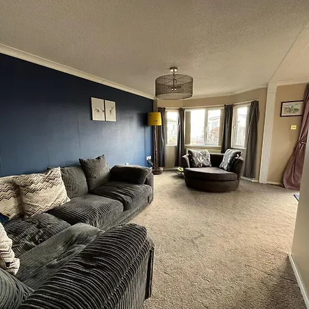 2 Bedroomed With Private Garden